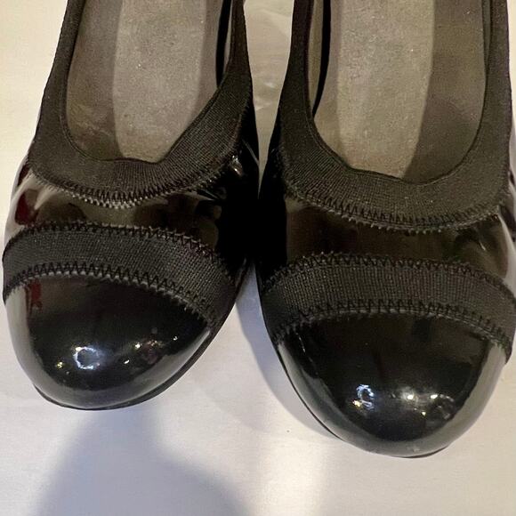 Stuart Weitzman Women's Black Patent Heels Size 7 - Picture 3 of 8